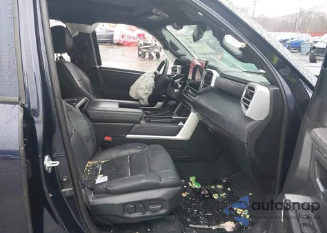 2024 Toyota Sequoia Platinum z USA, uszkodzony, nr VIN 7SVAAABA6RX048335